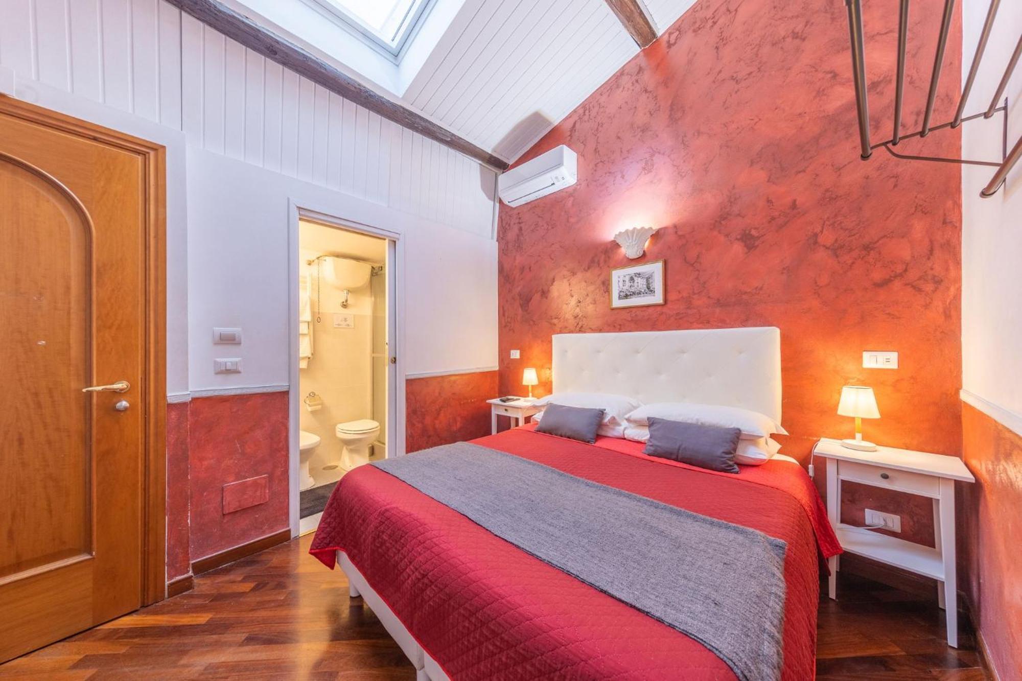 Room In Bb - Skylight Double Room In History House Roma Ngoại thất bức ảnh